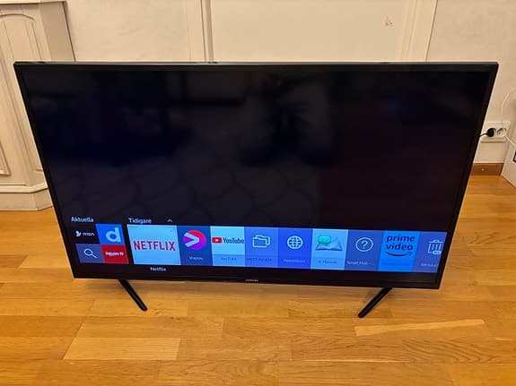 Samsung smart TV 40” 4K UHD LED-TV med Smart TV-funktioner.