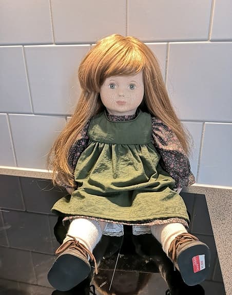 Docka med ställning. Hantverk.