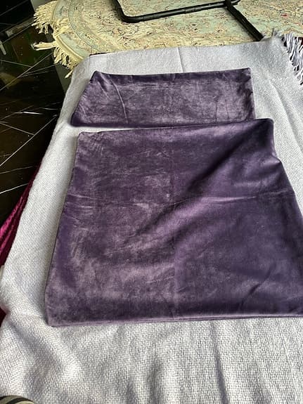 pläd och 2 st kuddfodral tillsammans 85kr