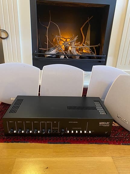 Ecler ljudsystem – 4 högtalare + mixer/förstärkare