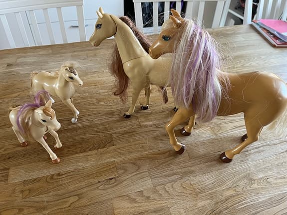 Barbie hästar, 4st.