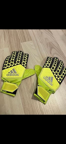Adidas målvaktshandskar