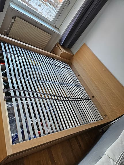 MALM Sängstomme, LÖNSET ribbotten och 2 MALM sängbord  i vitlaserad ekfaner