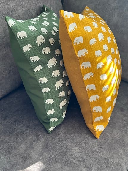 2st Kuddfodral/ Tyg Från Svenskt Tenn/ Estrid Ericson/ Gul och Grön Elefant