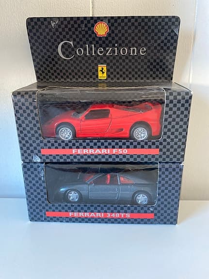 Shell Collezione Ferrari modellbilar F50 och 348 TS skala 1:38
