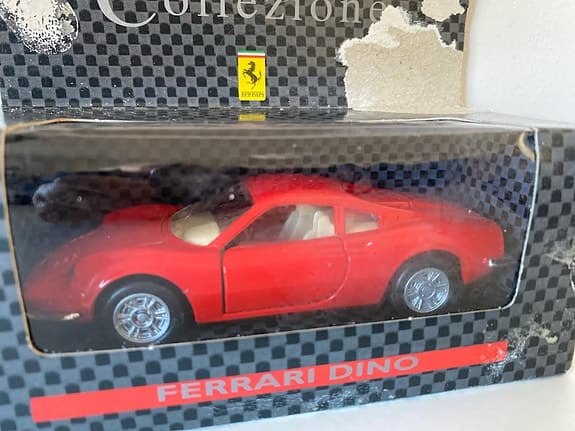 Shell collezione Ferrari Dino modellbil röd skala 1:38