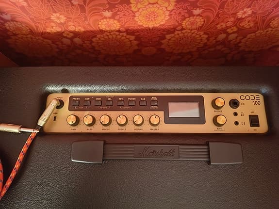Marshall CODE 100 Förstärkare + Fotpedal – Helt i nyskick!