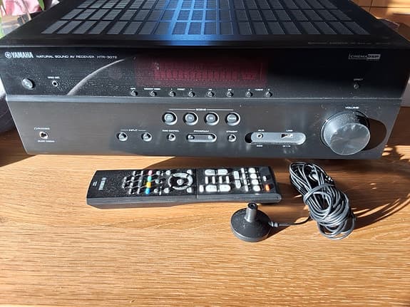 Yamaha HTR 3072 hemmabioreceiver, svart