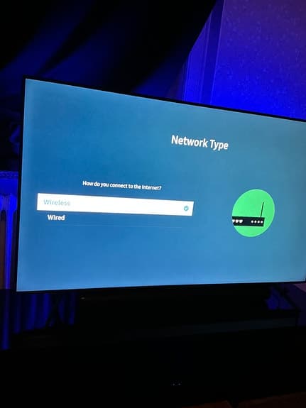 Samsung smart tv 55 tum , tv-bänk medföljer