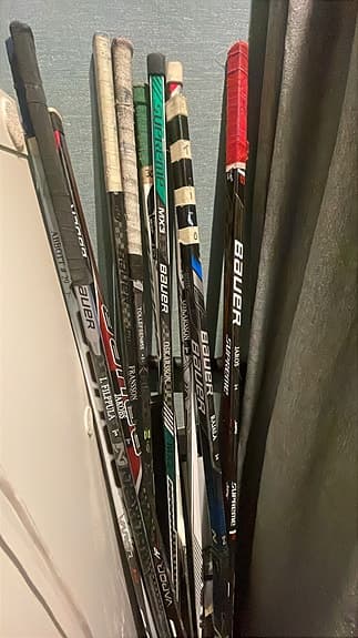 Bauer hockeyklubbor mestadels ”RIGHT”