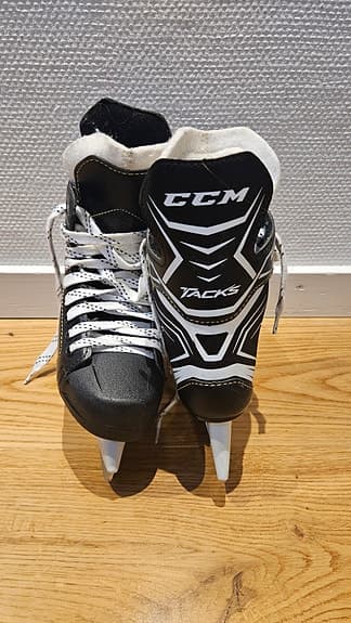 Skridskor CCM strl 34