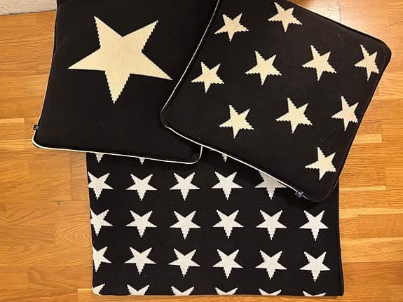 GANT två kuddar och pläd