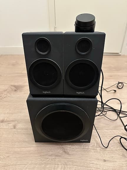 Logitech högtalarsystem med subwoofer svart