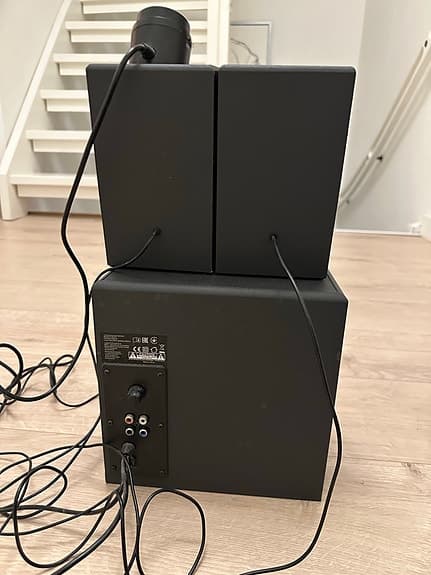 Logitech högtalarsystem med subwoofer svart