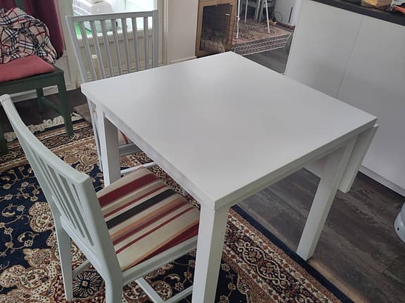IKEA matgrupp bord och stolar vit