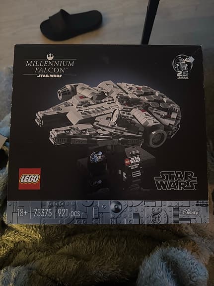 LEGO Star Wars Millennium Falcon byggset