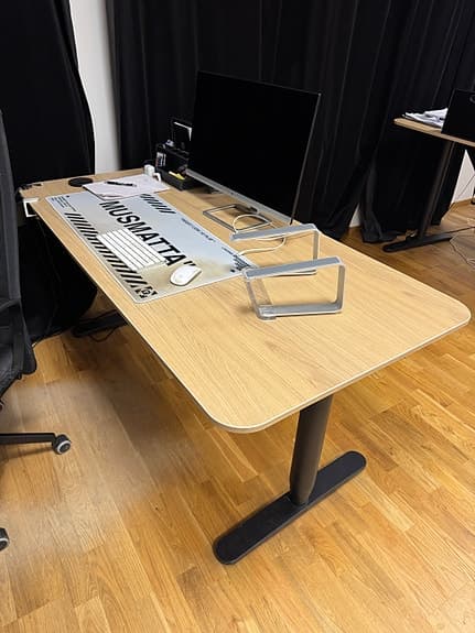 BEKANT 160 - Höj- och Sänkbart Elektriskt Skrivbord