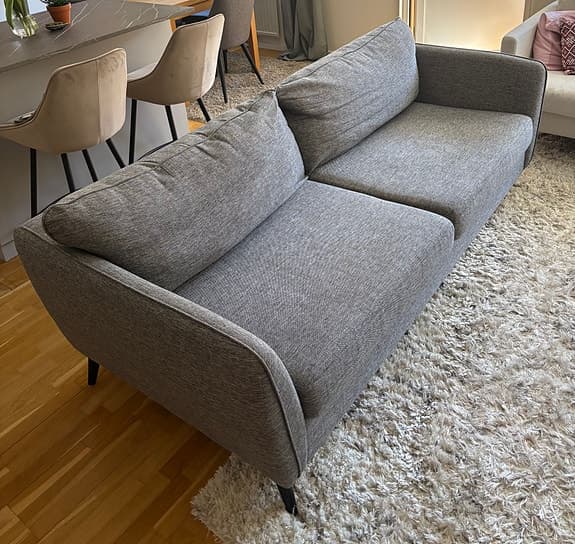 Grå soffa 2,5-sits från Mio