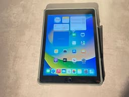 Apple iPad 9.7" 32GB (5th Generation) – Ny skick + 12 mån garanti