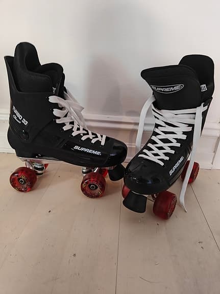 Supreme rullskridskor storlek 44 svart