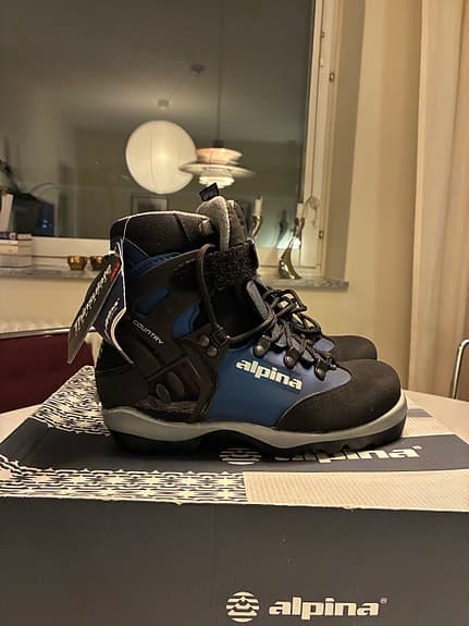 Helt nya Alpina pjäxor till långfärdsskridskor strl. 37