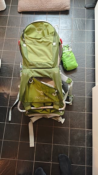 Osprey Poco AG bärstol med regnskydd