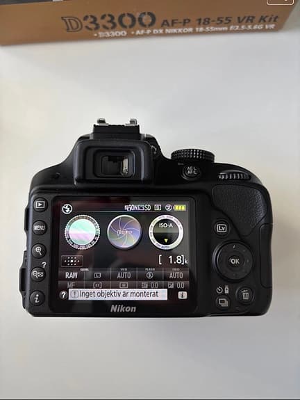 Nikon D3300 + AF-P 18-55mm VR