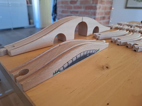 BRIO & IKEA trätåg med räls och tillbehör