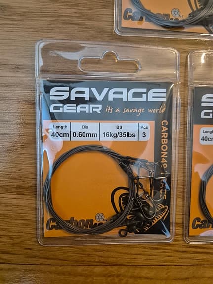 Savage Gear Carbon49 Trace. 40cm, 0.60mm, 16kg. Swivel/Needle Snap, 3pcs.