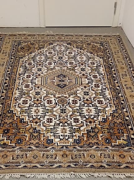 äkta  vacker mönster handknut persisk. rugg lugg ullmatta