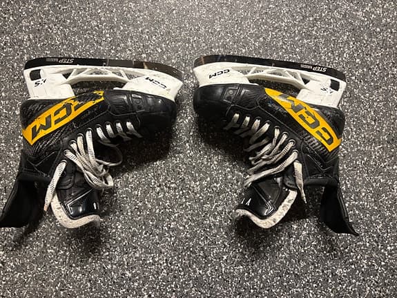 CCM ishockeyskridskor storlek 7 svart/gul