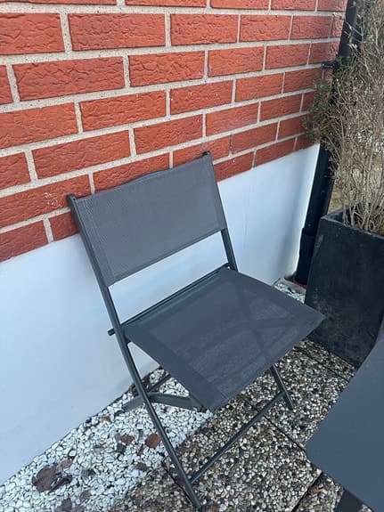 Balkongmöbelset bord och 3 fällstolar grå metall