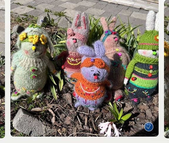 Handstickade kanin med broderi