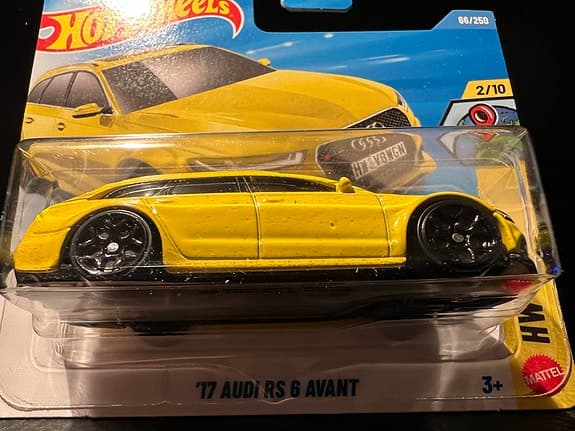Hot Wheels ’17 Audi RS 6 Avant leksaksbil gul