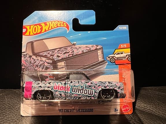 Hot Wheels ’83 Chevy Silverado leksaksbil Black Widow