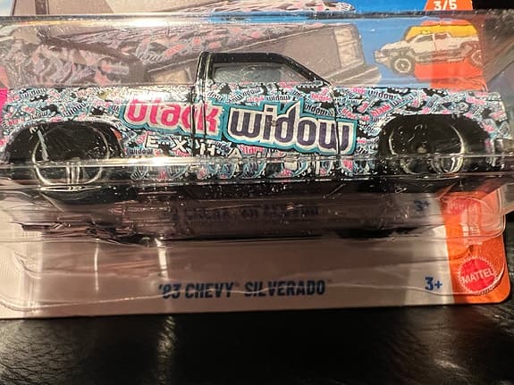 Hot Wheels ’83 Chevy Silverado leksaksbil Black Widow