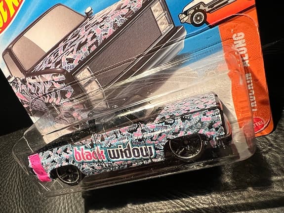 Hot Wheels ’83 Chevy Silverado leksaksbil Black Widow