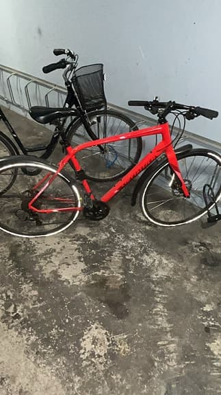 Specialized landsvägscykel röd