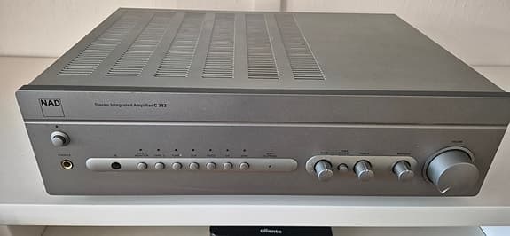 Nad c352 kraftfull förstärkare