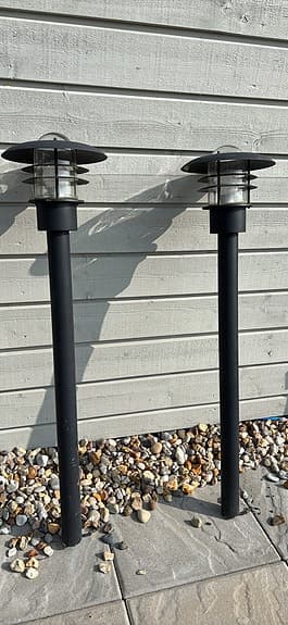 Trädgårdslampor pollare svart metall utomhus