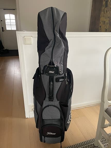 Titleist golfbag svart/grå.  Vagnbag