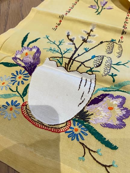 Påsk duk/Löpare handbroderad