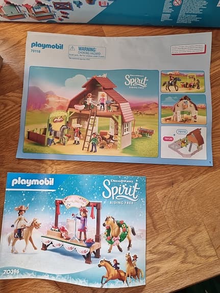 Playmobil Spirit utgåvor - stall och hästar