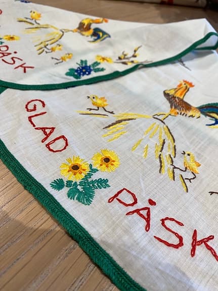 Påsk duk/Löpare handbroderad
