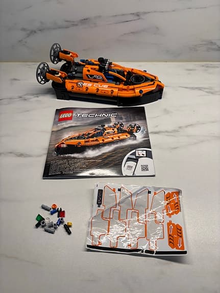 LEGO Technic nr 42120 räddningsbåt
