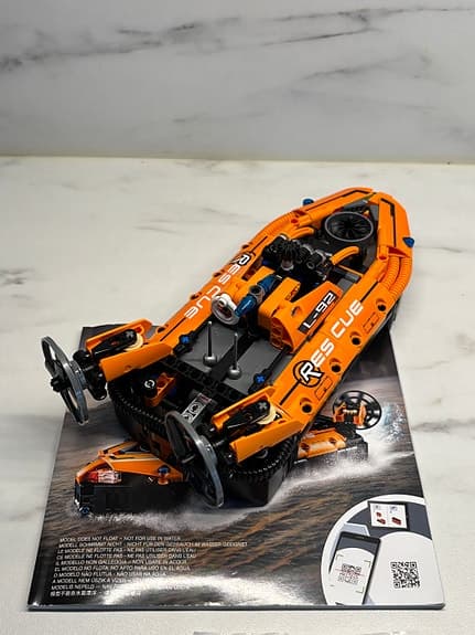 LEGO Technic nr 42120 räddningsbåt