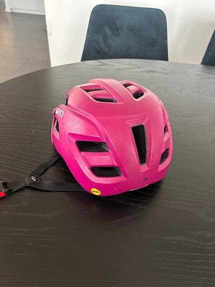 Giro cykelhjälm barn rosa storlek 50-57
