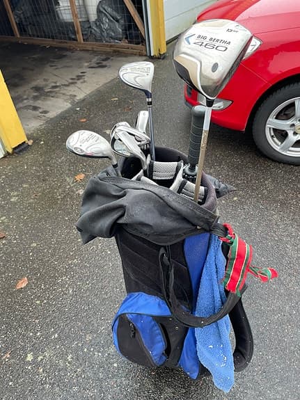 Golfbäg o klubbor