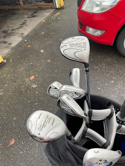 Golfbäg o klubbor