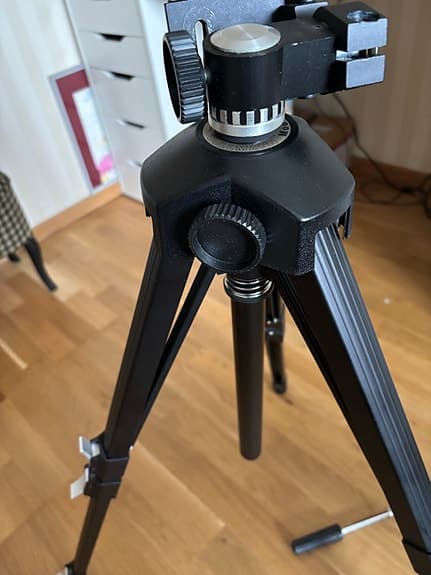 Stabilt kamerastativ med väska